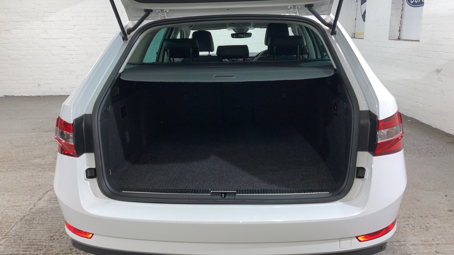 Used Skoda Superb 2023 for sale - 77273502: Photo 26