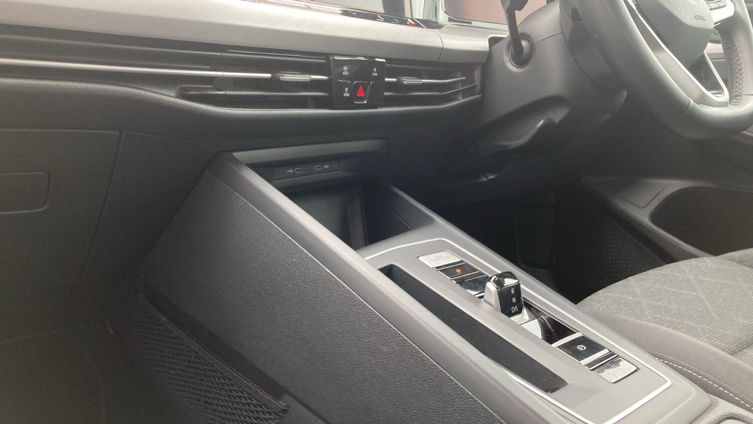 2020 Volkswagen Golf 1.5 eTSI 150 Life 5dr DSG Petrol Hatchback Hatchback Petrol - Picture 19 of 24