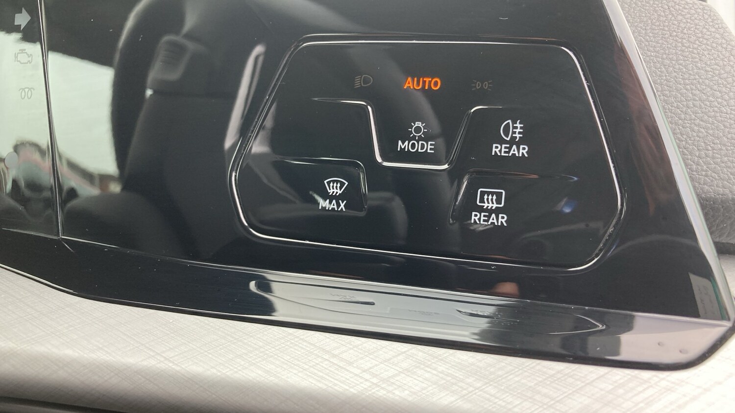 2020 Volkswagen Golf 1.5 eTSI 150 Life 5dr DSG Petrol Hatchback Hatchback Petrol - Picture 24 of 24