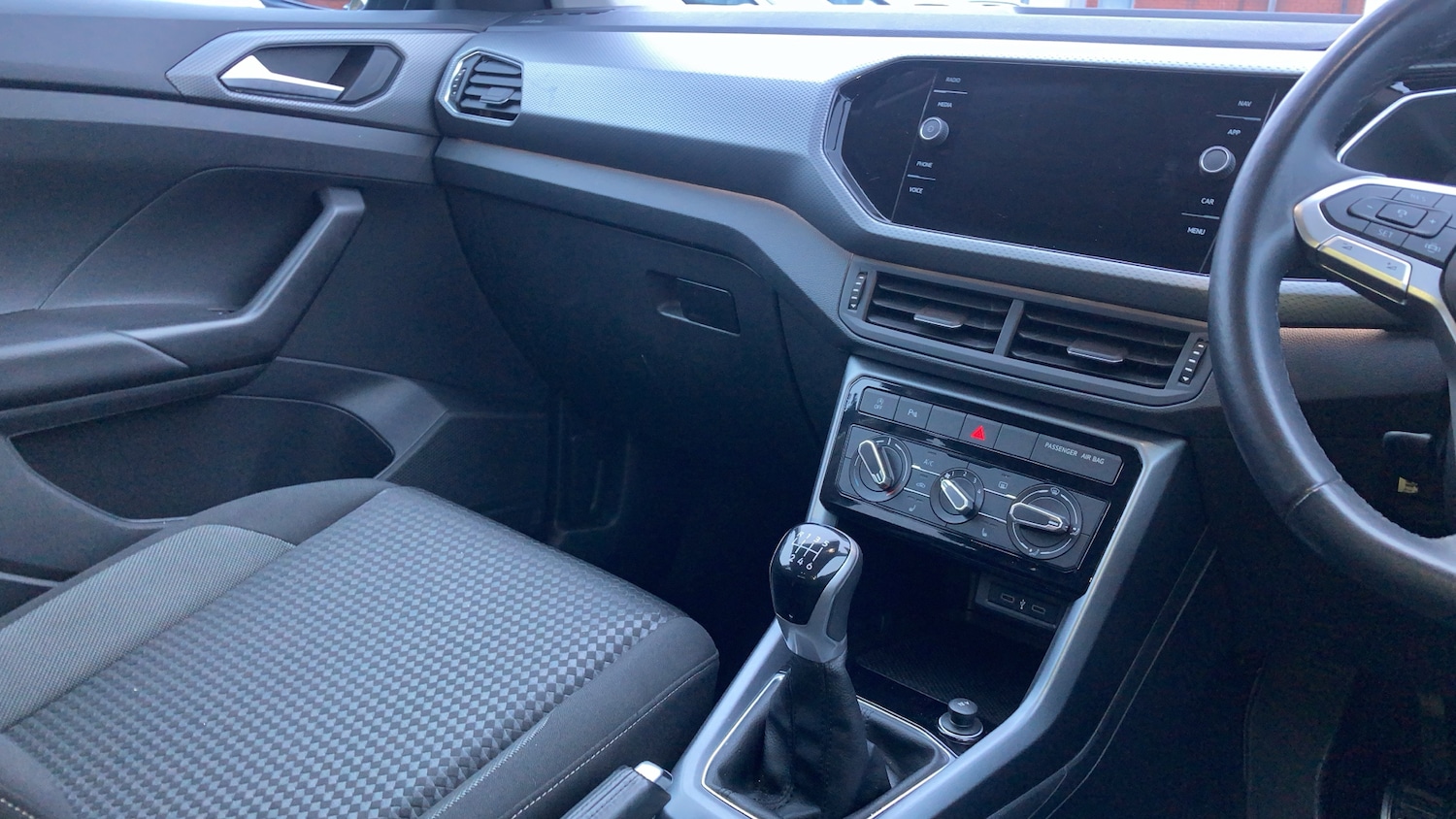 Used Volkswagen T-Cross 2021 for sale - 76354890: Photo 14