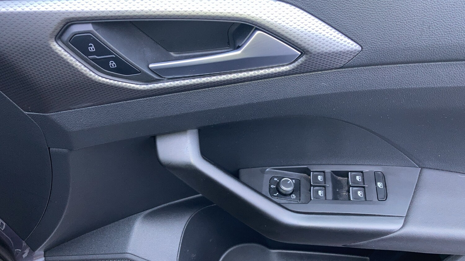 Used Volkswagen T-Cross 2021 for sale - 76354890: Photo 32