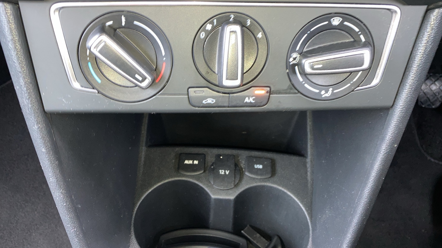 Used Volkswagen Polo 2015 for sale - 77462348: Photo 26