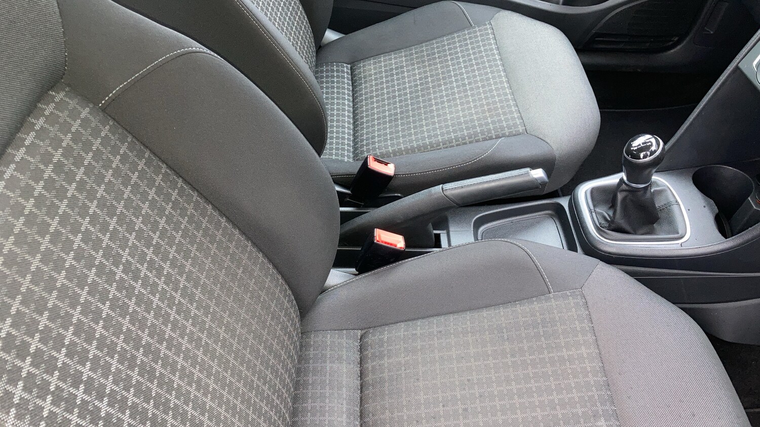 Used Volkswagen Polo 2015 for sale - 77462348: Photo 29