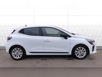 Used Renault Clio 2024 for sale - 77046124: Photo