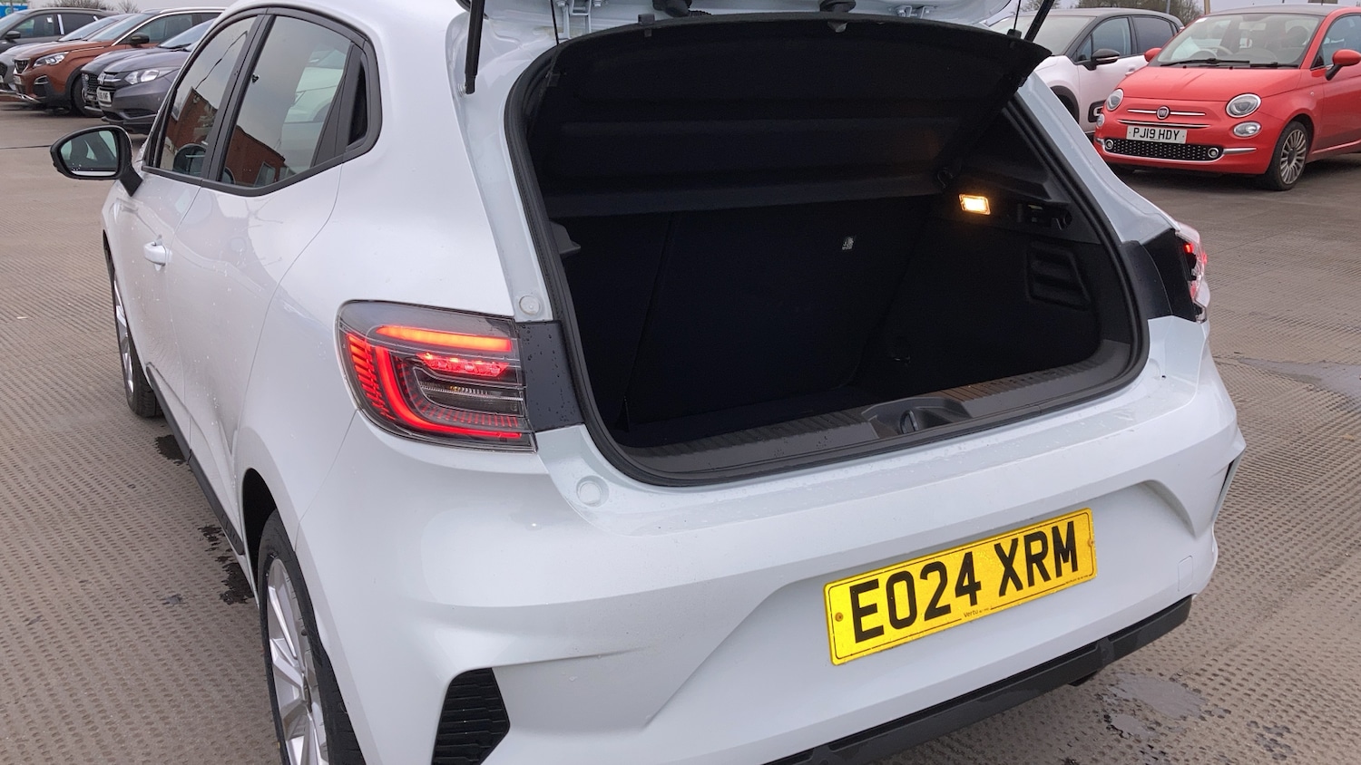 Used Renault Clio 2024 for sale - 77046124: Photo 41