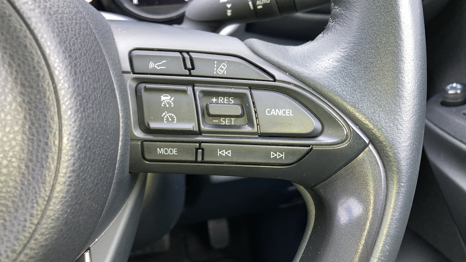 Used Mazda Mazda2 HYBRID 2023 for sale - 77545663: Photo 21