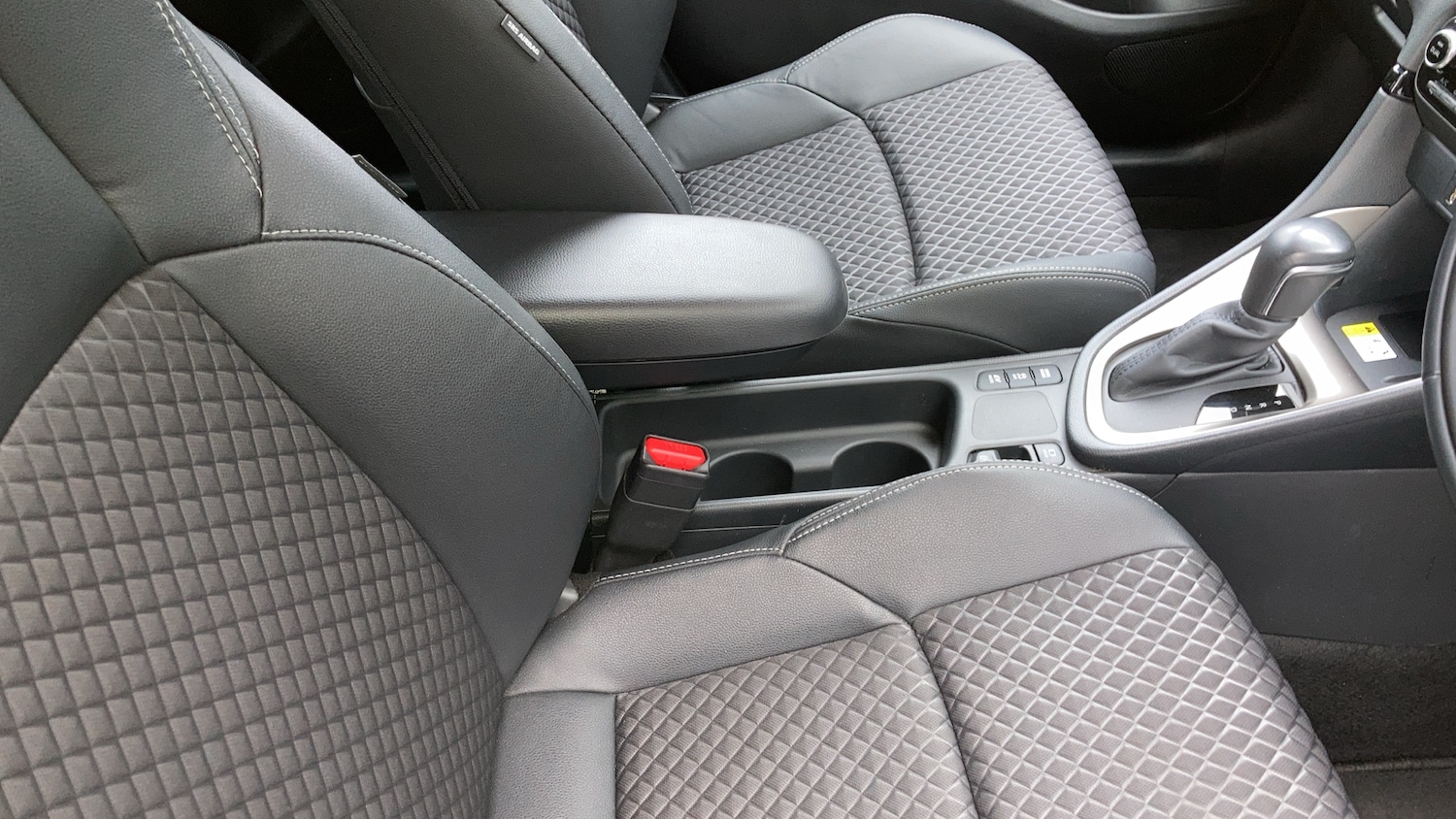 Used Mazda Mazda2 HYBRID 2023 for sale - 77545663: Photo 44