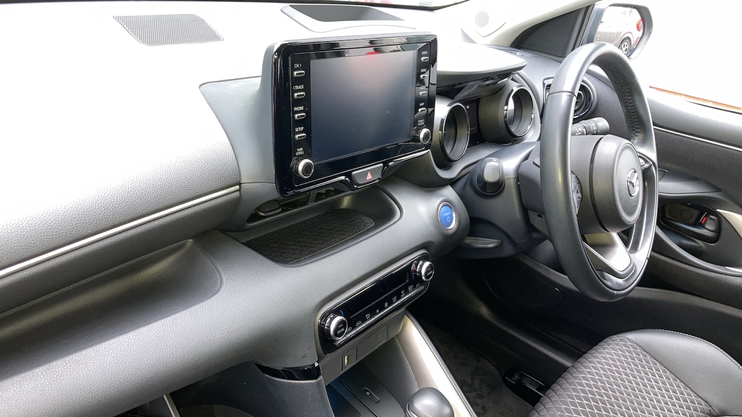 Used Mazda Mazda2 HYBRID 2023 for sale - 77545663: Photo 9