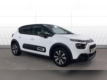 2024 (74) - 1.2 PureTech 110 Plus 5dr EAT6 Petrol Hatchback