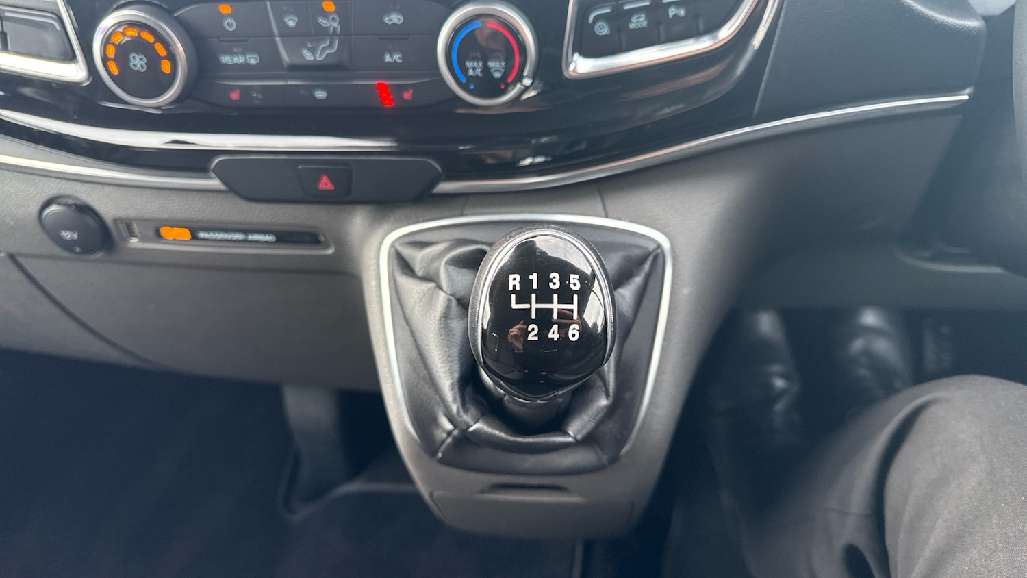 Used Ford Tourneo Custom 2023 for sale - 76352920: Photo 14