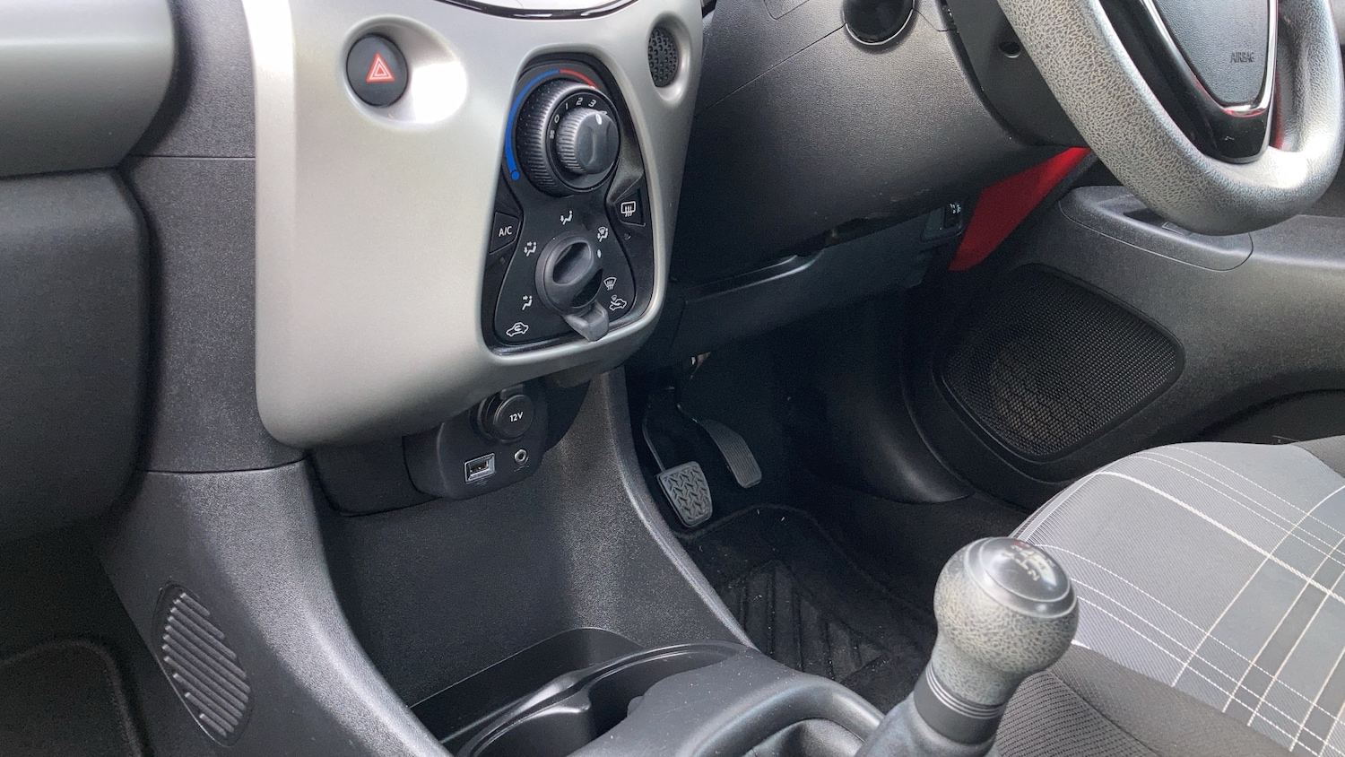 Used Peugeot 108 2017 for sale - 77032772: Photo 13