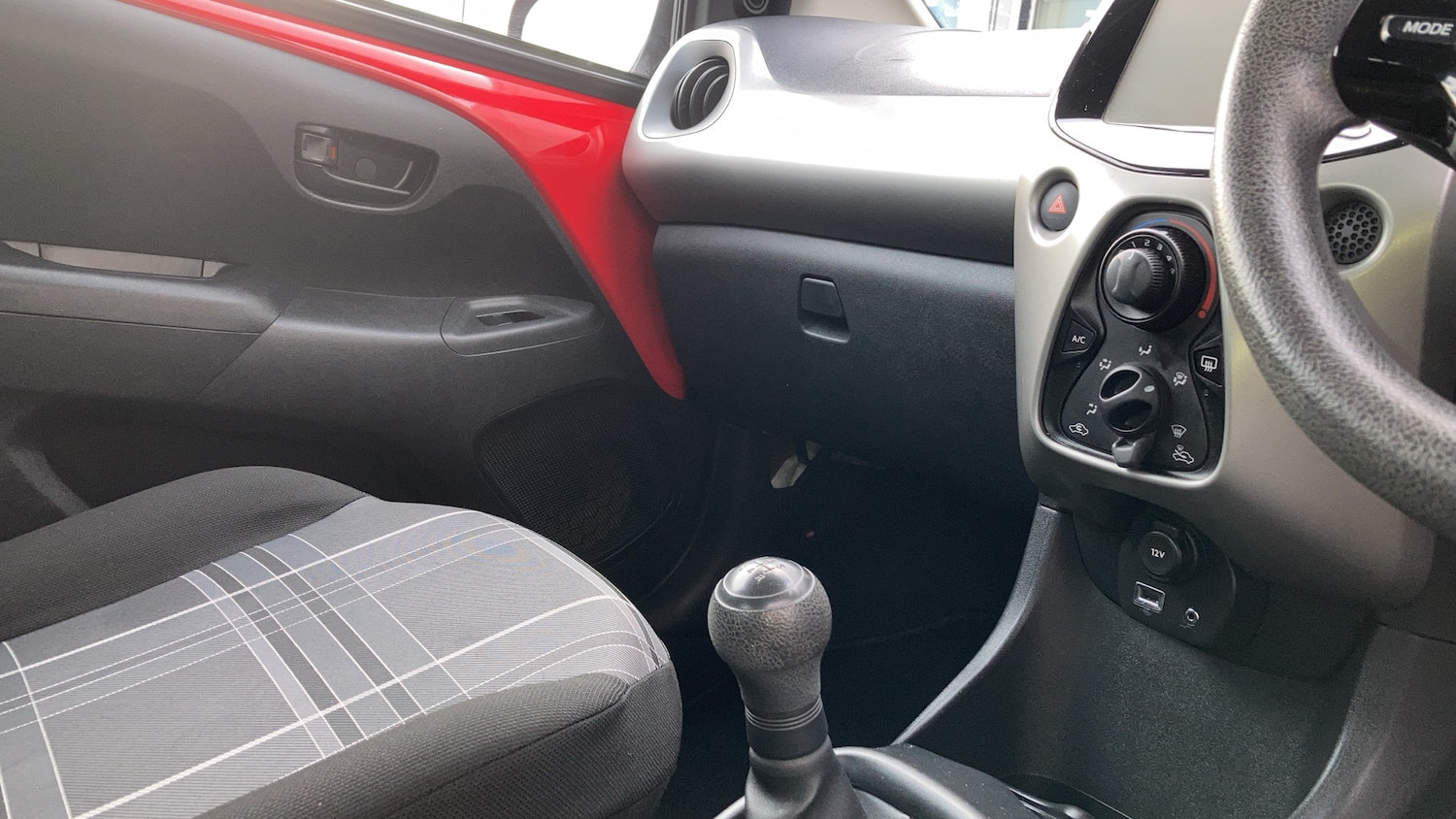 Used Peugeot 108 2017 for sale - 77032772: Photo 19