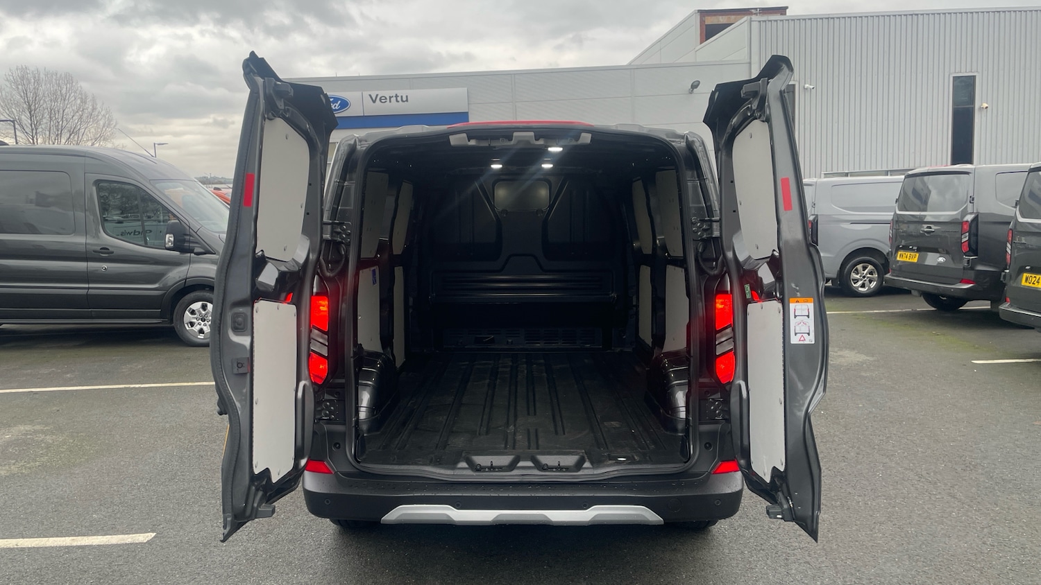 Used Ford Transit Custom 2025 for sale - 77502564: Photo 3