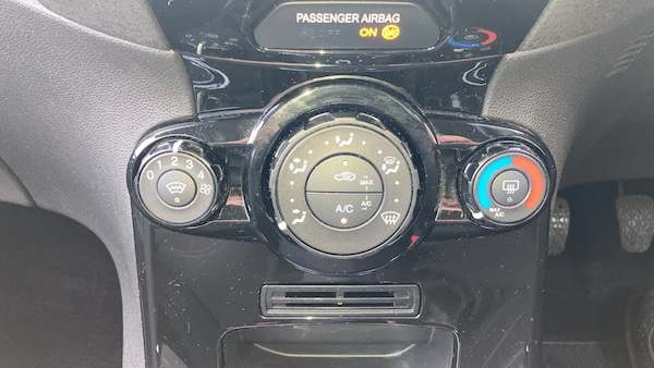 Used Ford Fiesta 2017 for sale - 76209221: Photo 15