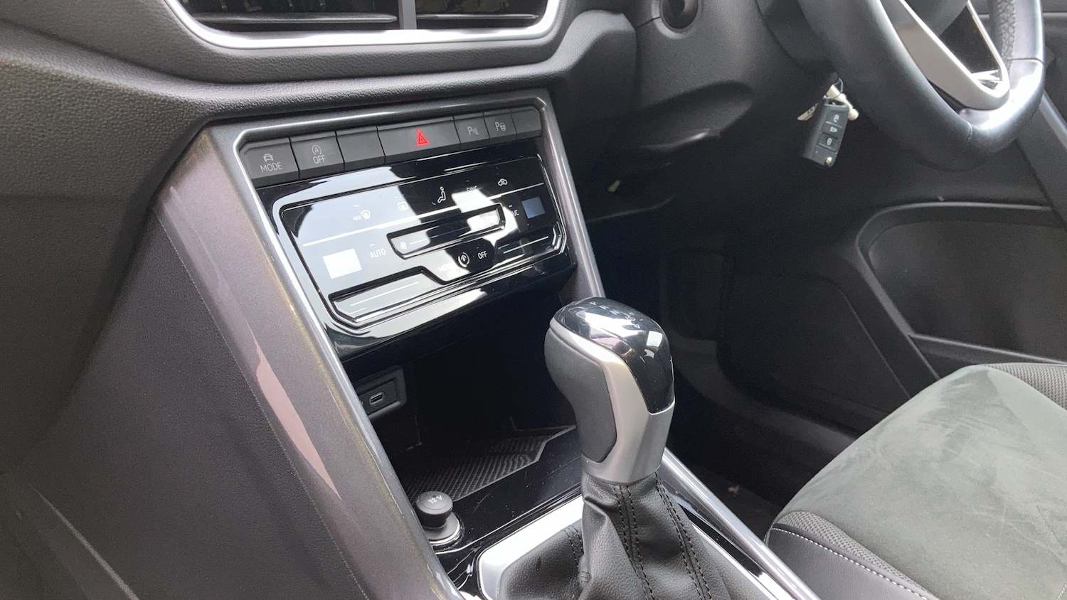 Used Volkswagen T-Roc 2022 for sale - 77077796: Photo 12