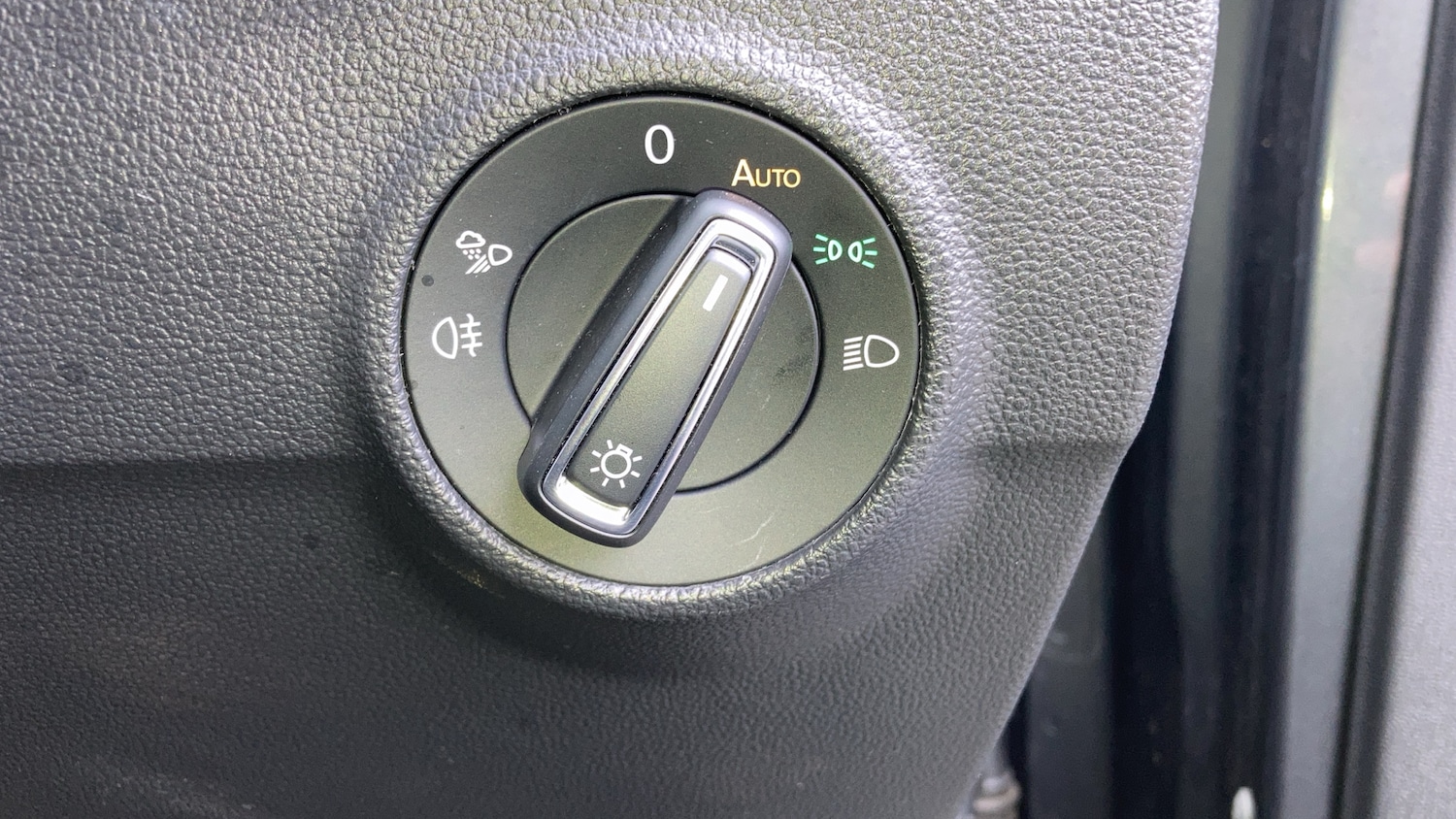 Used Volkswagen T-Roc 2022 for sale - 77077796: Photo 21