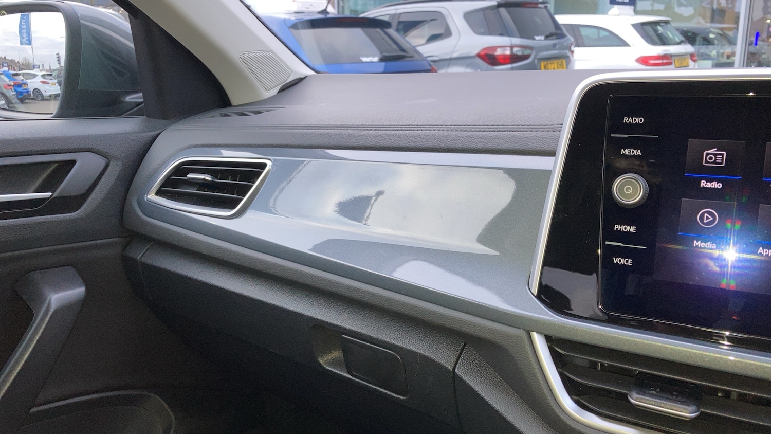 Used Volkswagen T-Roc 2022 for sale - 77077796: Photo 6