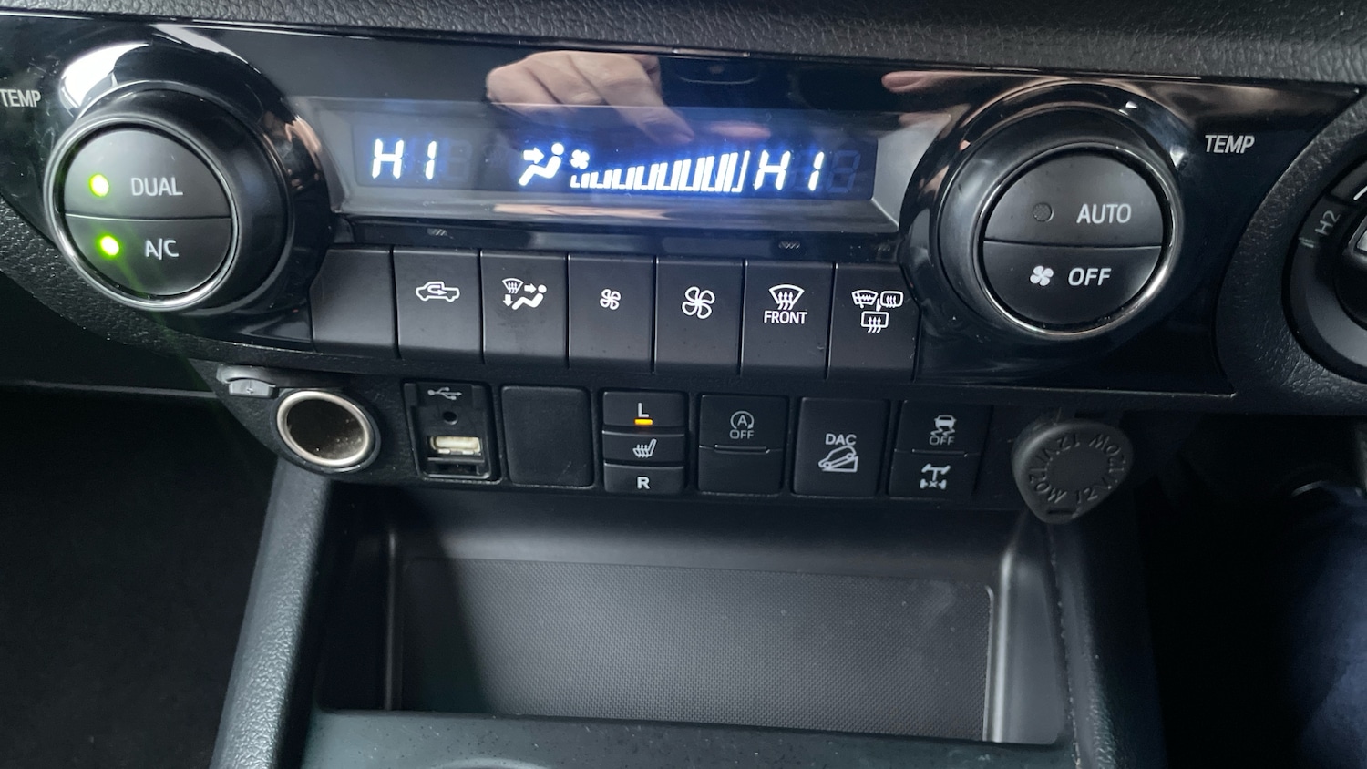 Used Toyota Hilux 2022 for sale - 77844580: Photo 29