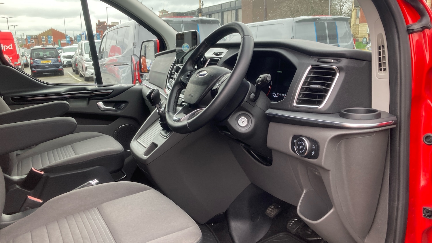 Used Ford Tourneo Custom 2024 for sale - 77548120: Photo 4