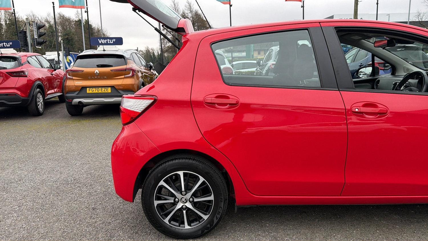 Used Toyota Yaris 2018 for sale - 77813292: Photo 17