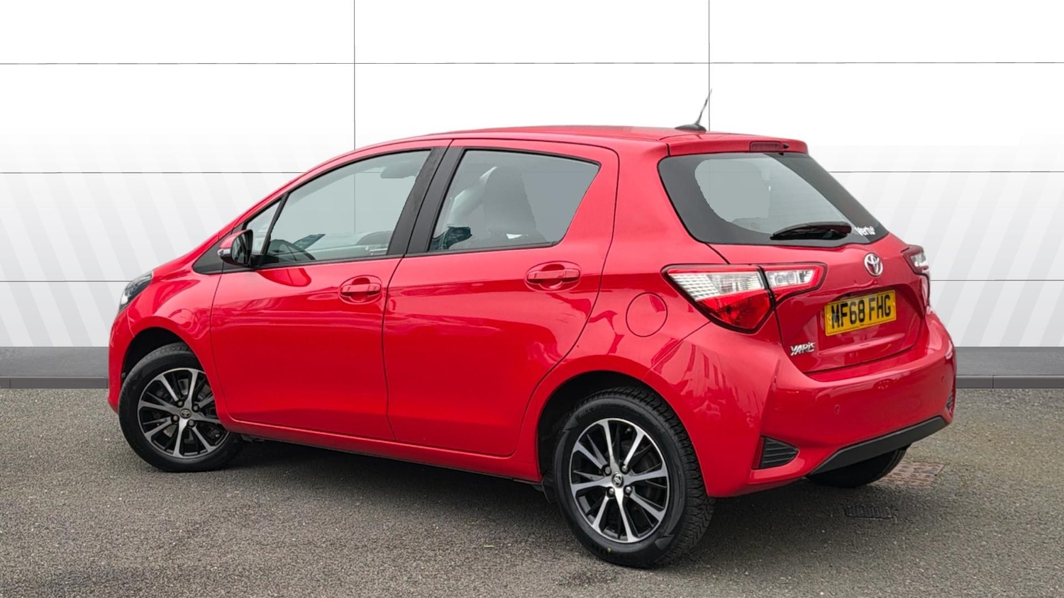 Used Toyota Yaris 2018 for sale - 77813292: Photo 2