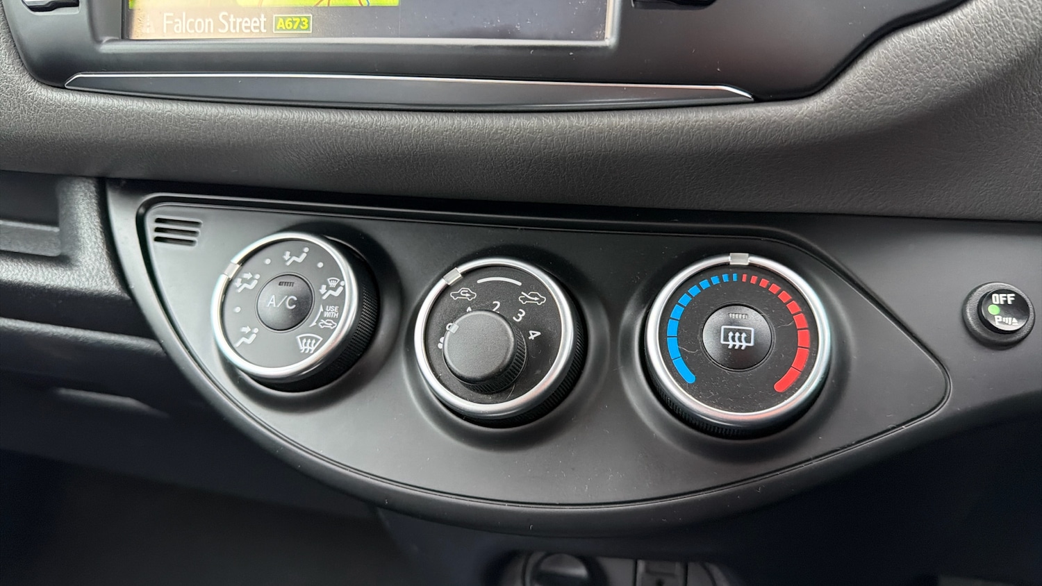 Used Toyota Yaris 2018 for sale - 77813292: Photo 40