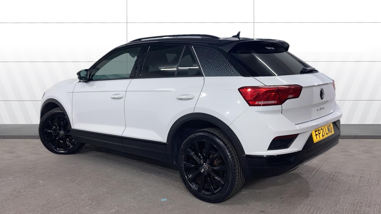 Used Volkswagen T-Roc 2021 for sale - 76065951: Photo 2