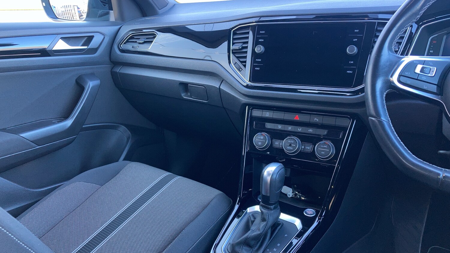 Used Volkswagen T-Roc 2021 for sale - 76065951: Photo 24