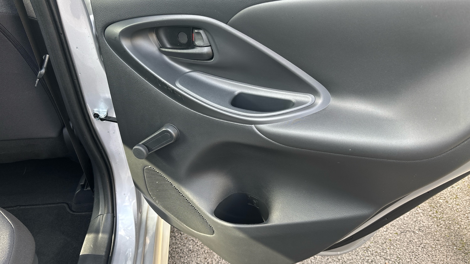 Used Toyota Yaris 2023 for sale - 77774365: Photo 42