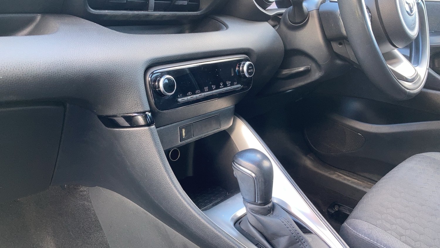 Used Toyota Yaris 2021 for sale - 77046123: Photo 10