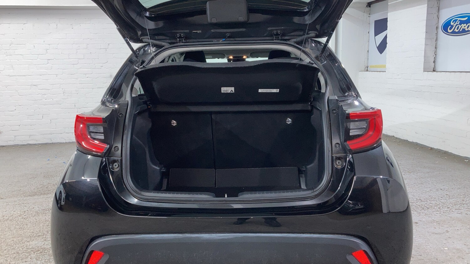 Used Toyota Yaris 2021 for sale - 77046123: Photo 23