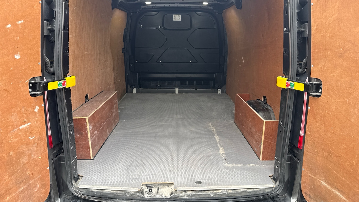 Used Ford Transit Custom 2020 for sale - 76784832: Photo 24