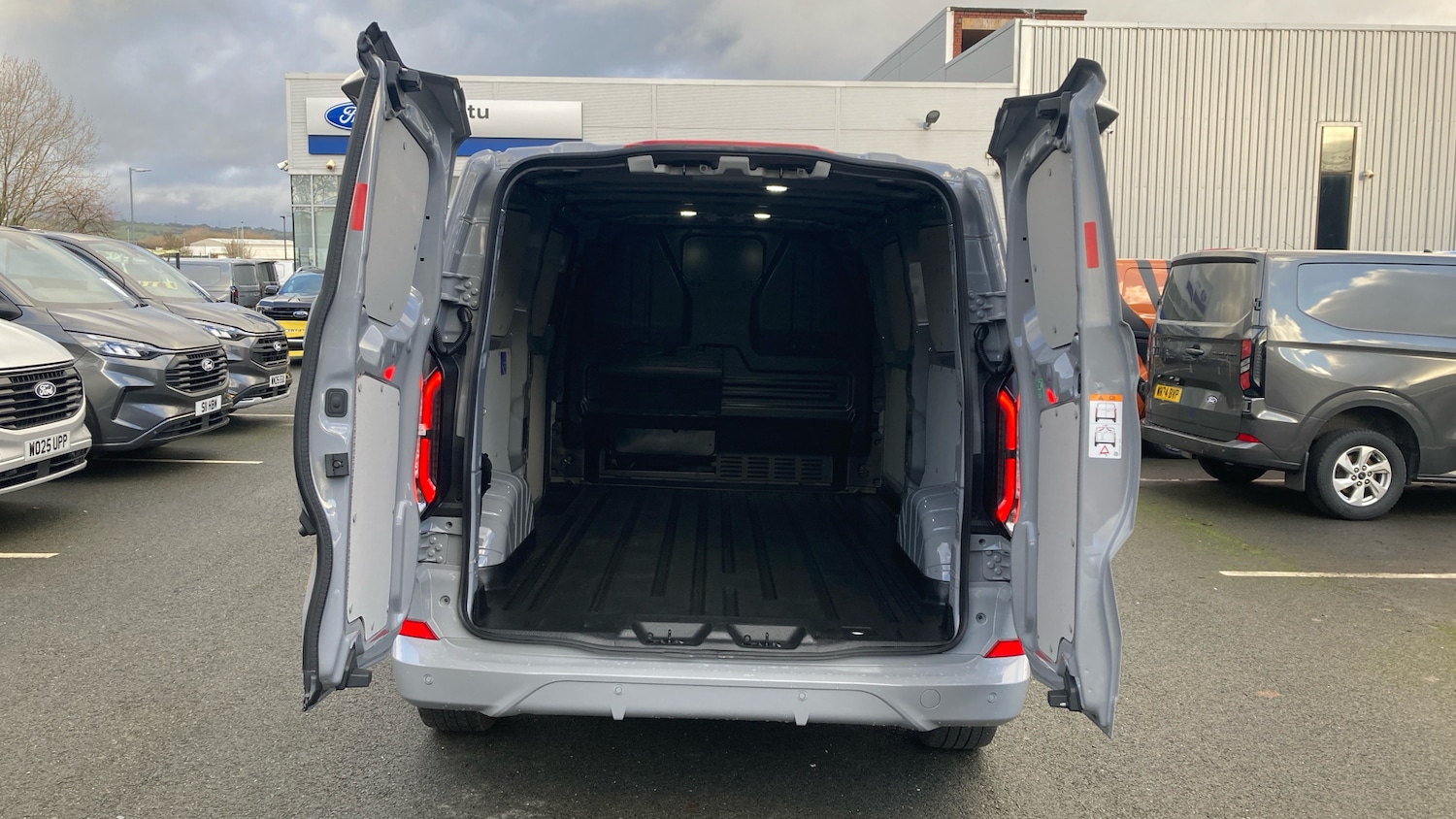 Used Ford Transit Custom 2025 for sale - 77578113: Photo 3