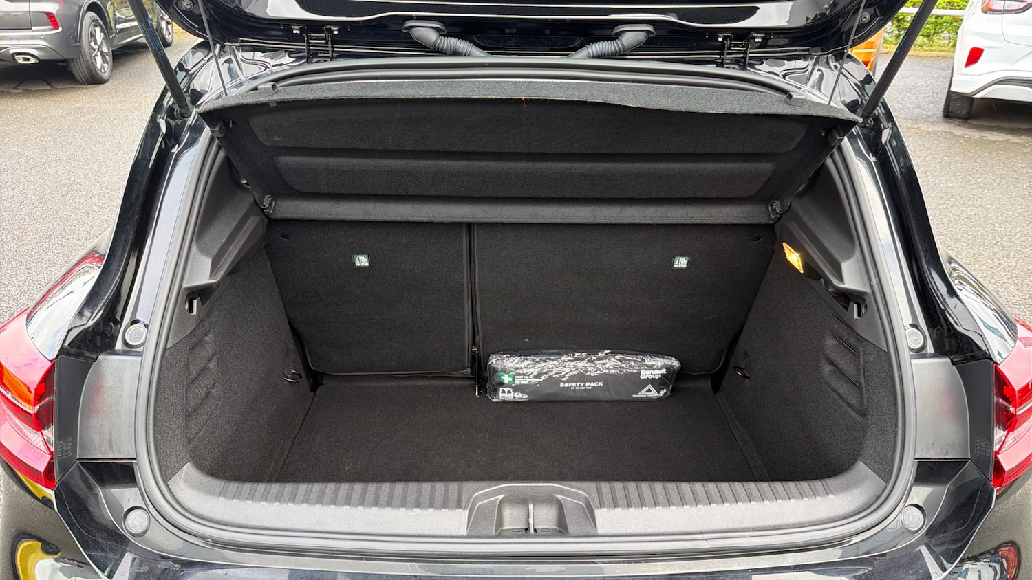 Used Renault Clio 2023 for sale - 78201806: Photo 4