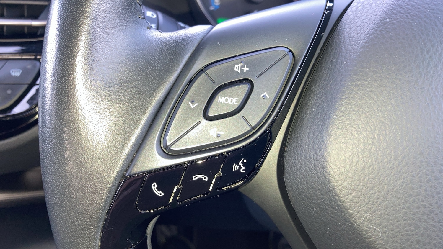 Used Toyota C-HR 2020 for sale - 76963199: Photo 19