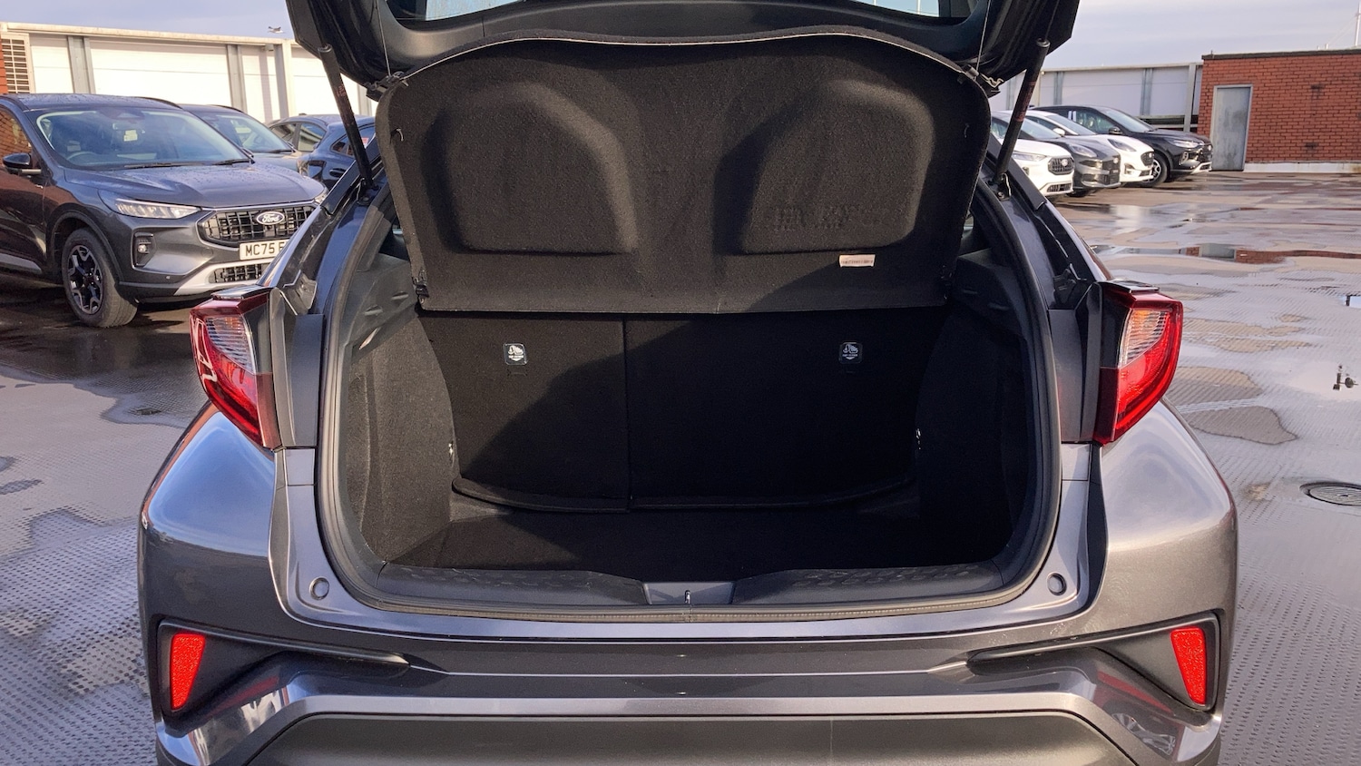 Used Toyota C-HR 2020 for sale - 76963199: Photo 27