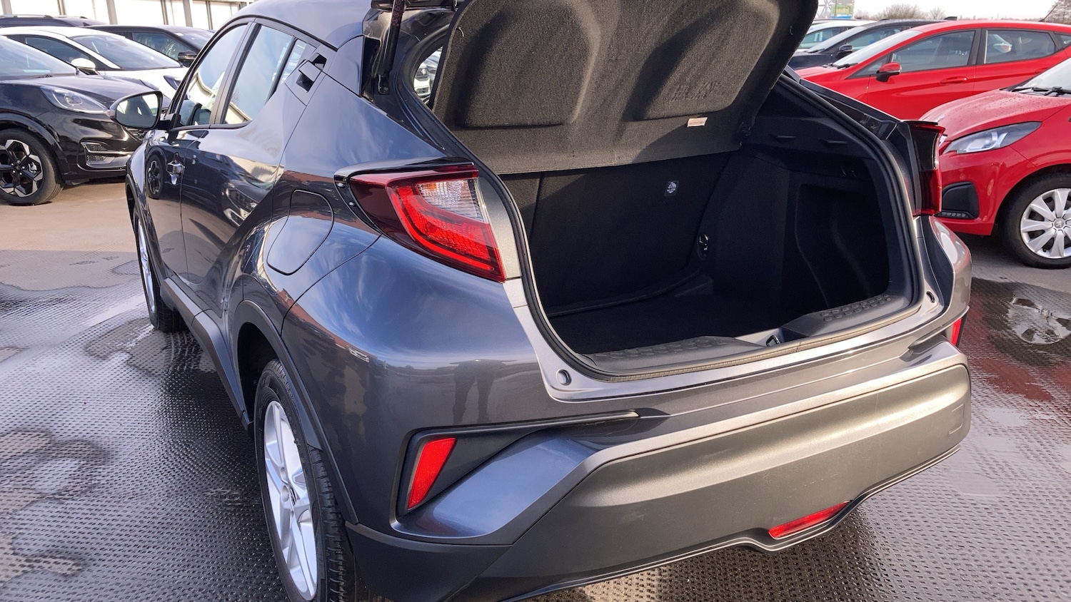 Used Toyota C-HR 2020 for sale - 76963199: Photo 39