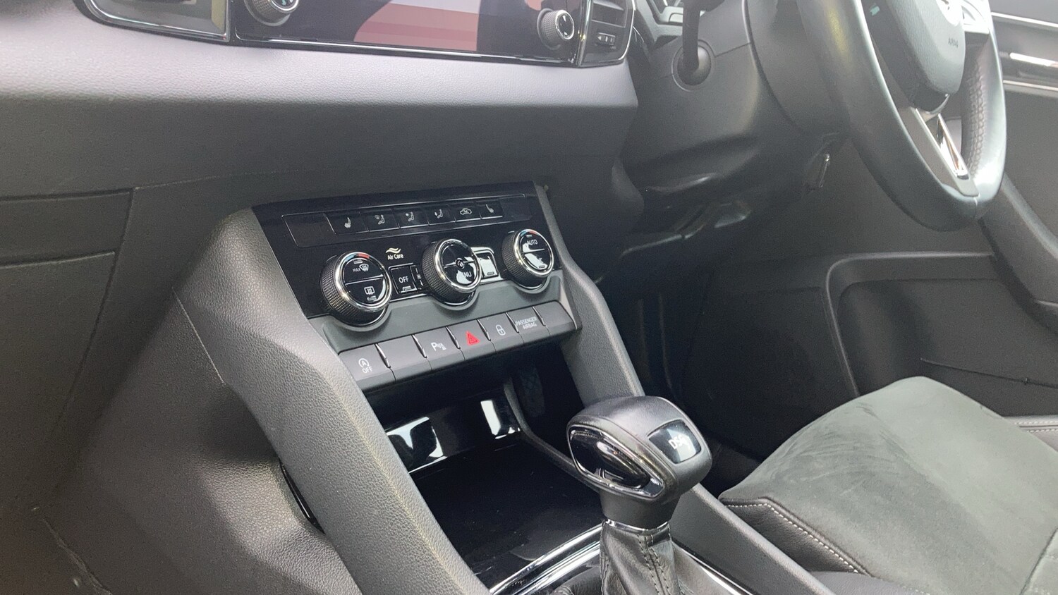 Used Skoda Karoq 2019 for sale - 76299216: Photo 13