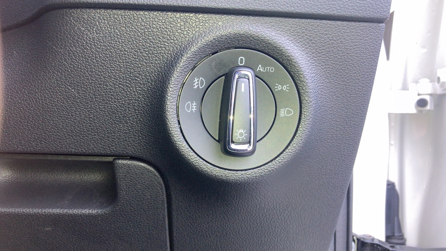 Used Skoda Karoq 2019 for sale - 76299216: Photo 24