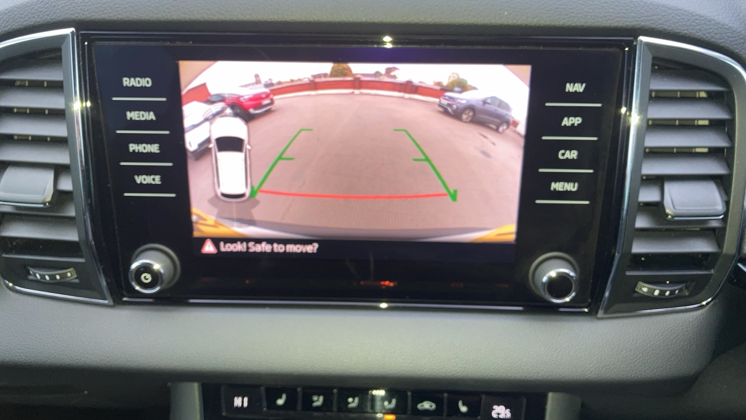 Used Skoda Karoq 2019 for sale - 76299216: Photo 8