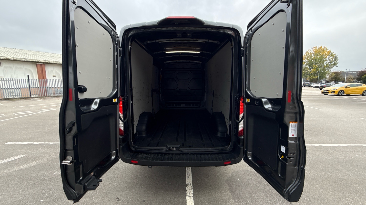 Used Ford Transit 2024 for sale - 76364347: Photo 4
