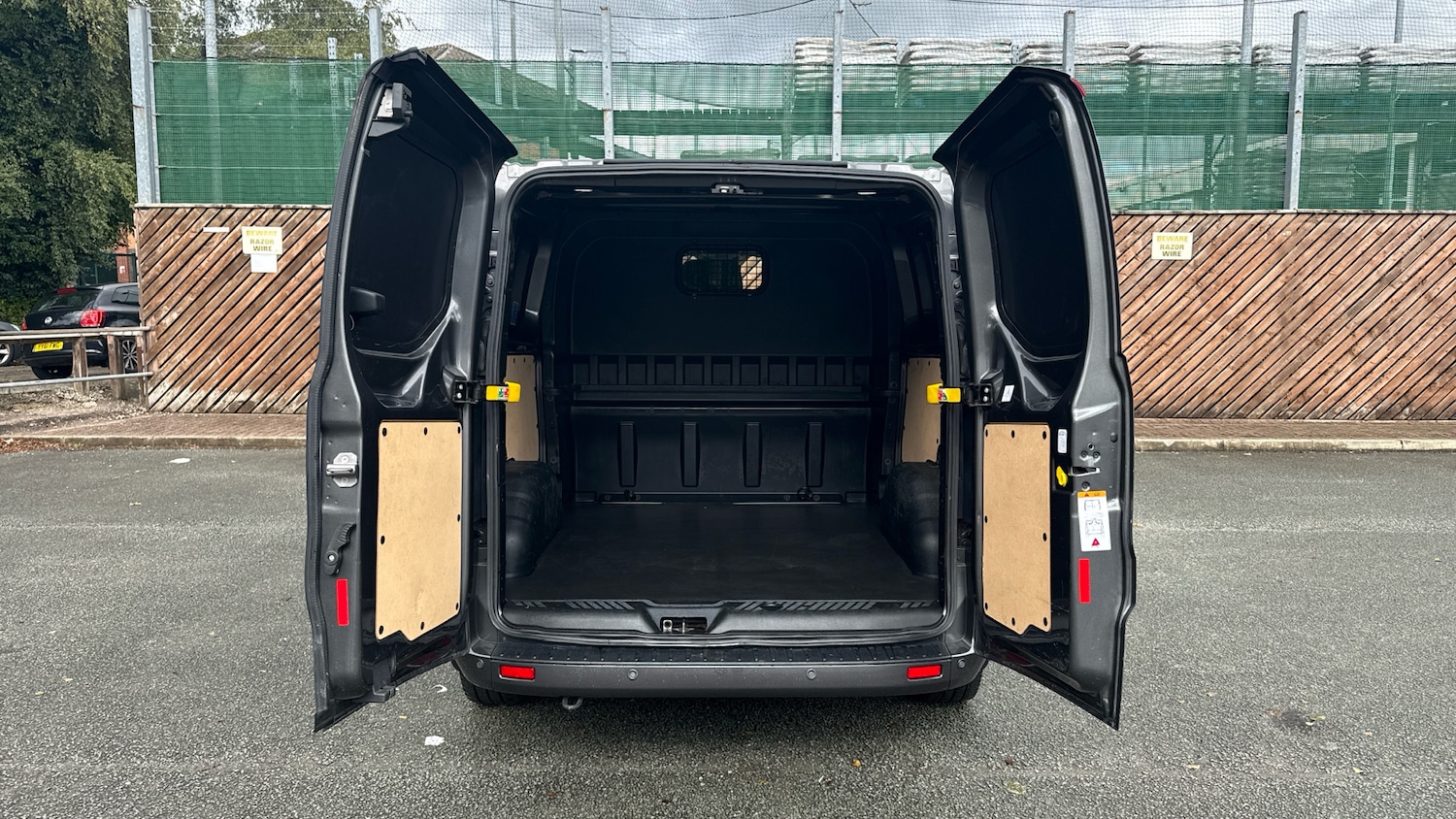 Used Ford Transit Custom 2022 for sale - 75999490: Photo 3