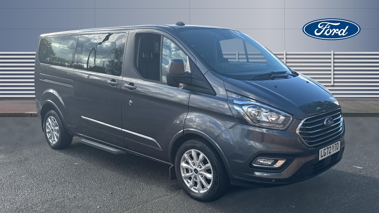 Used Ford Tourneo Custom 2023 for sale - 76368959: Photo 1