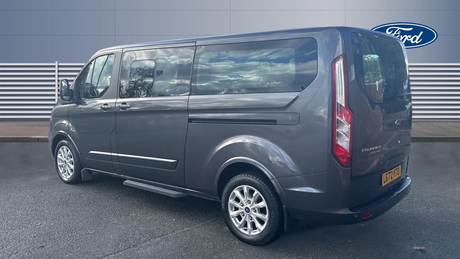 Used Ford Tourneo Custom 2023 for sale - 76368959: Photo 2