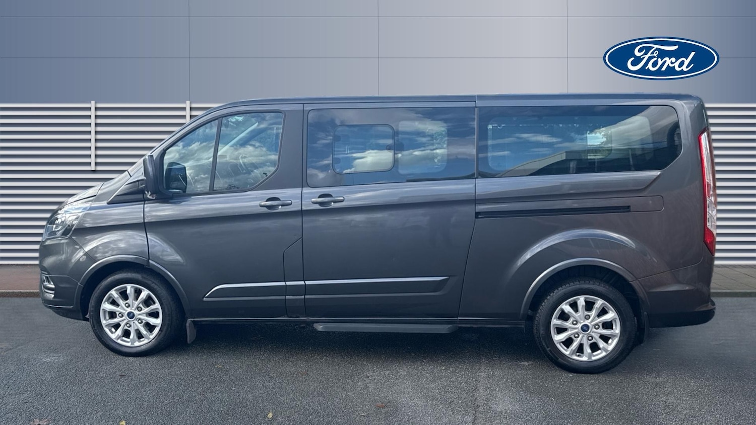 Used Ford Tourneo Custom 2023 for sale - 76368959: Photo 3