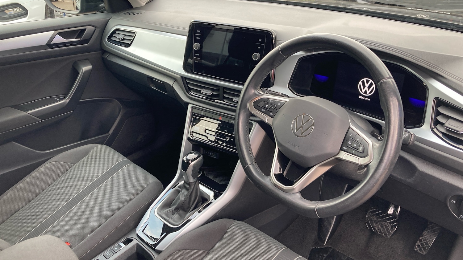 Used Volkswagen T-Roc 2022 for sale - 76766795: Photo 11