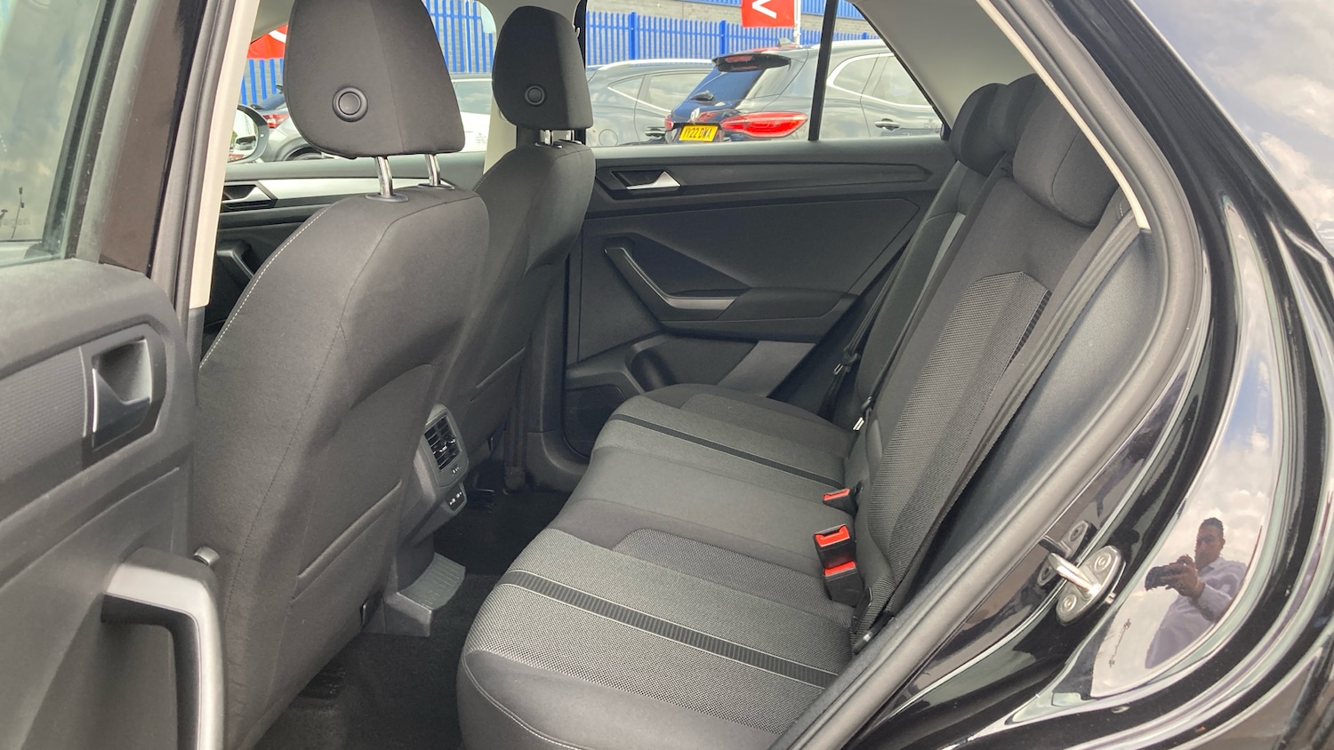 Used Volkswagen T-Roc 2022 for sale - 76766795: Photo 16