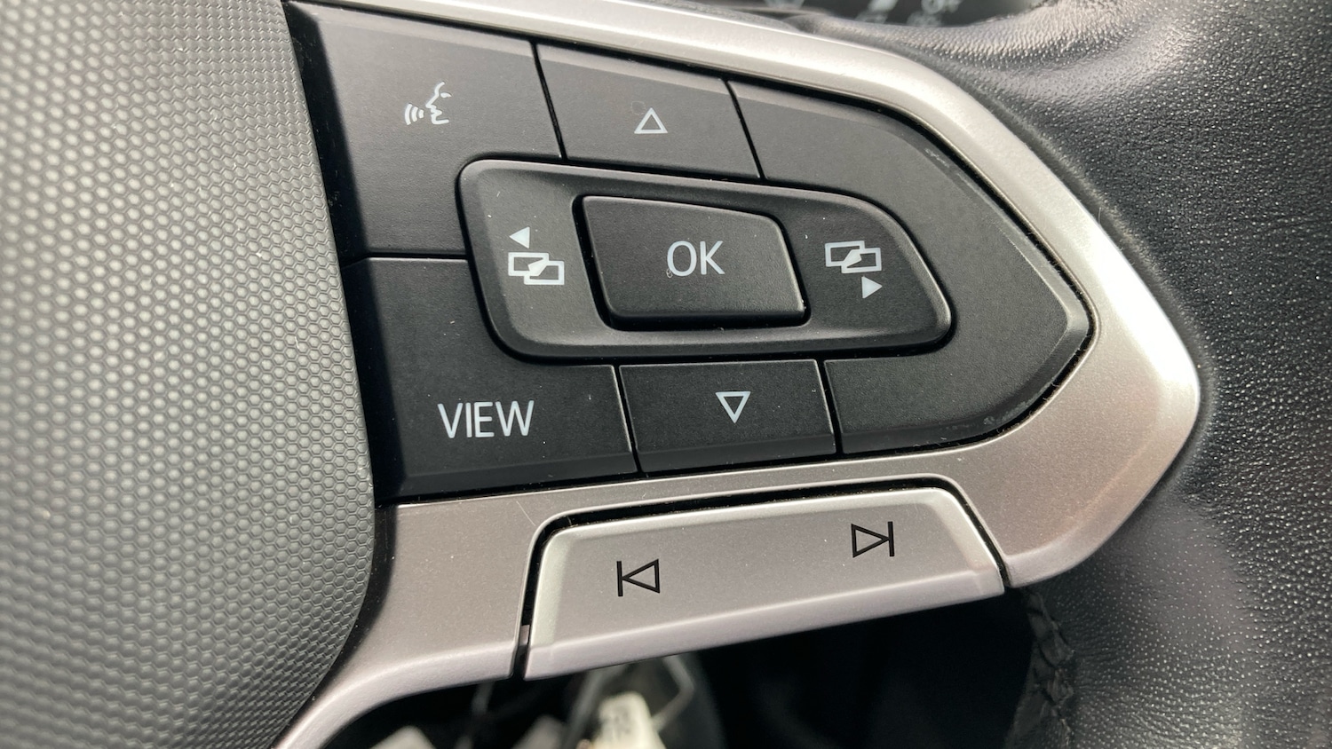 Used Volkswagen T-Roc 2022 for sale - 76766795: Photo 28