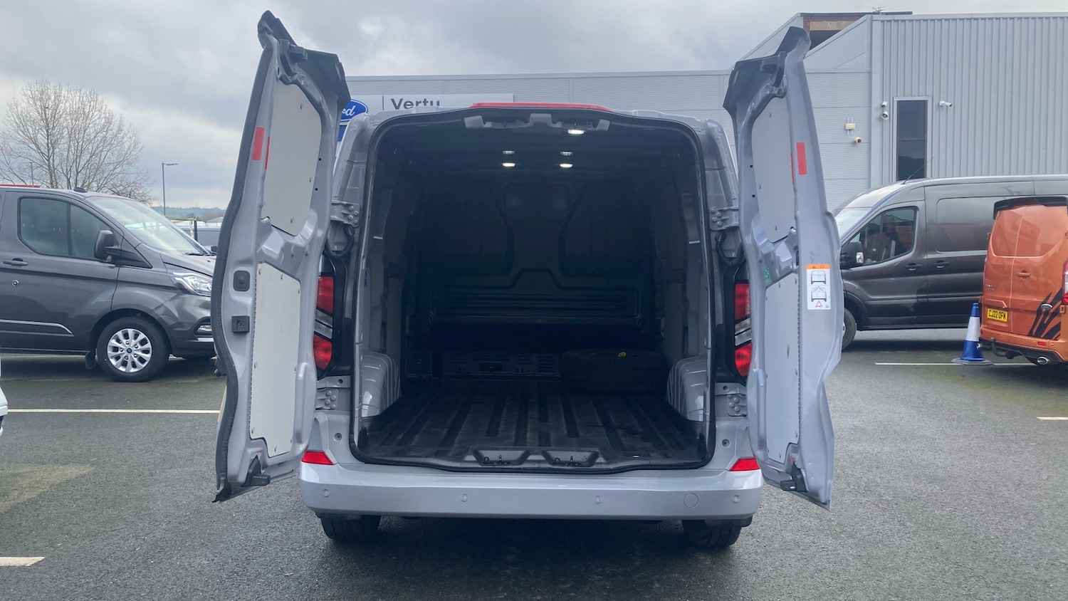 Used Ford Transit Custom 2024 for sale - 77675296: Photo 22