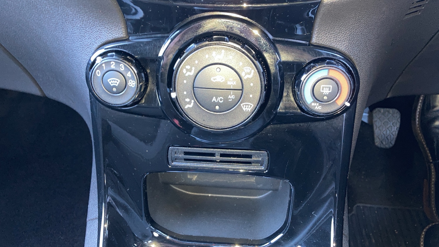 Used Ford Fiesta 2016 for sale - 76882292: Photo 10